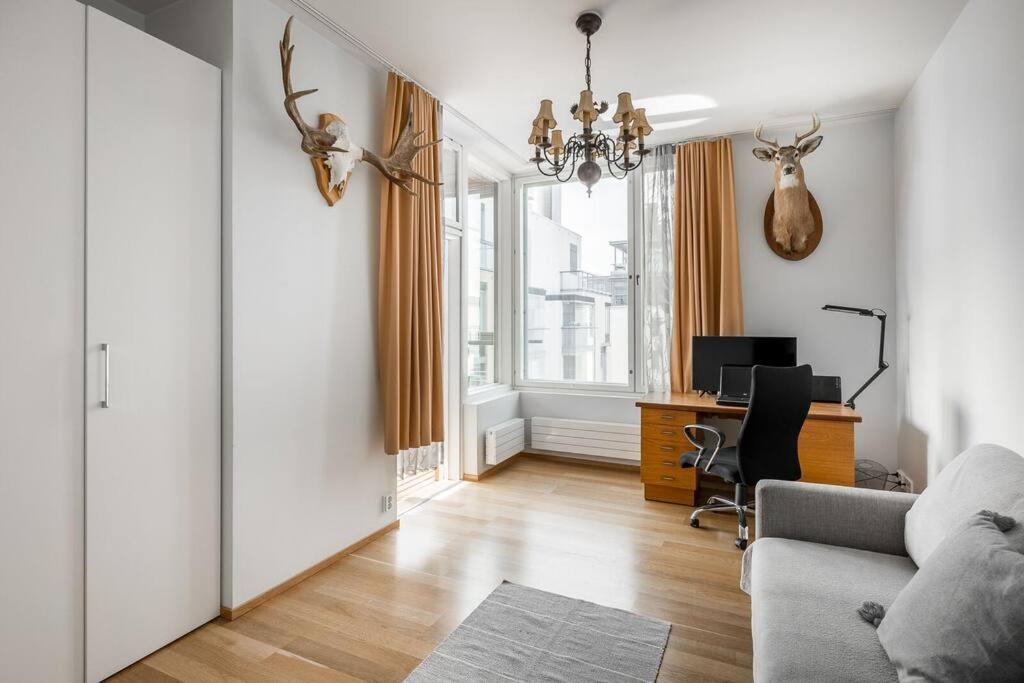 Spacious Home With Four Terrace, Sauna, Sea View 赫尔辛基 外观 照片
