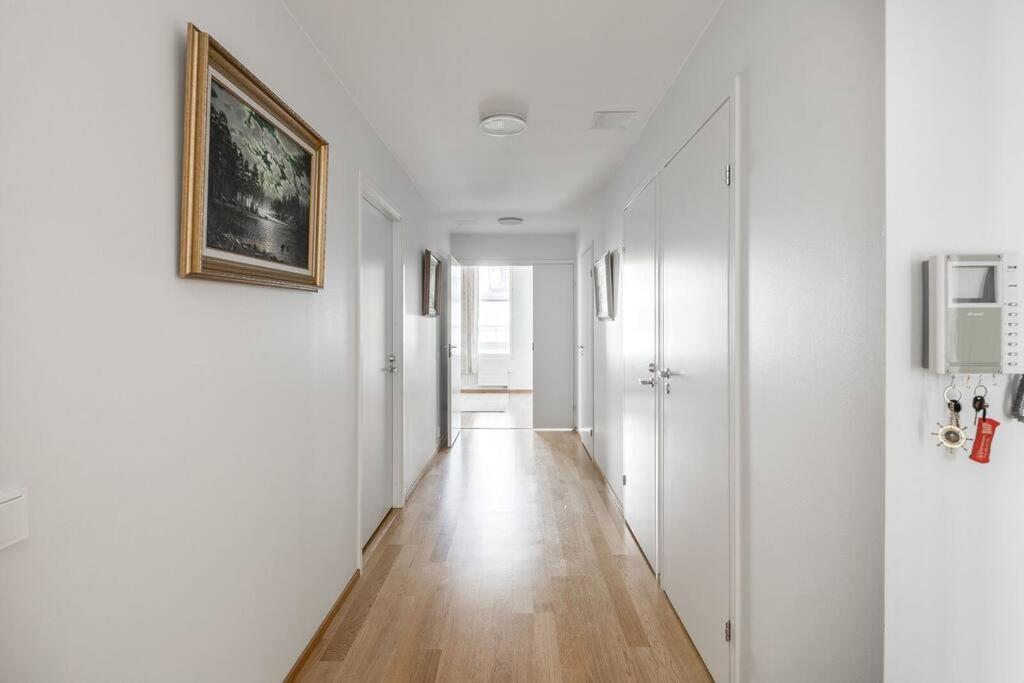 Spacious Home With Four Terrace, Sauna, Sea View 赫尔辛基 外观 照片