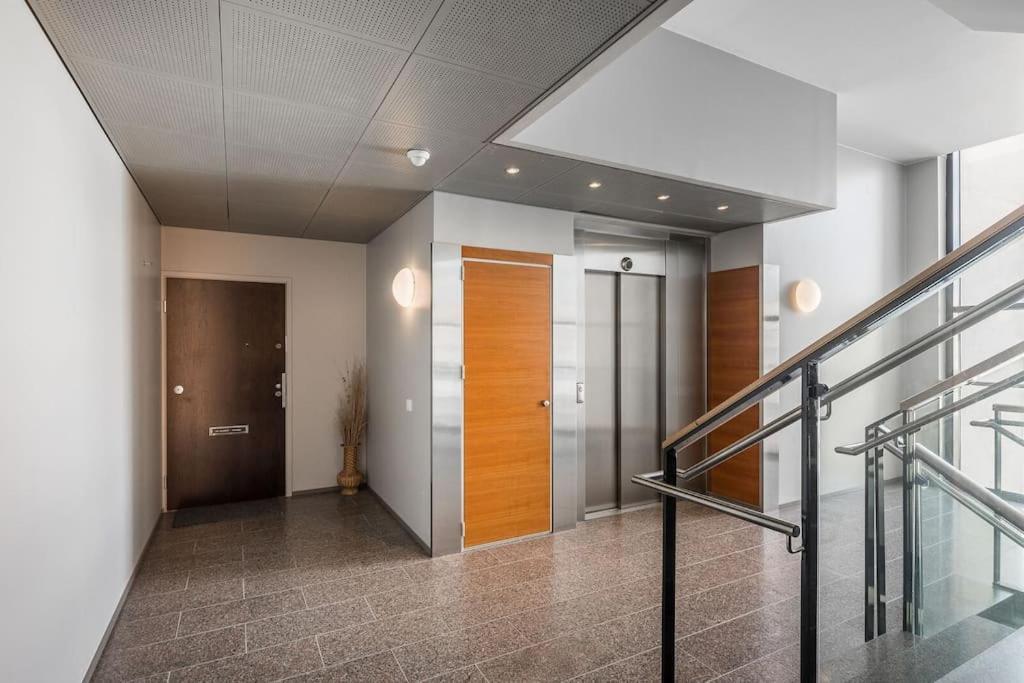 Spacious Home With Four Terrace, Sauna, Sea View 赫尔辛基 外观 照片