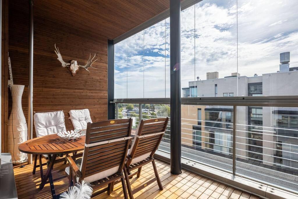 Spacious Home With Four Terrace, Sauna, Sea View 赫尔辛基 外观 照片